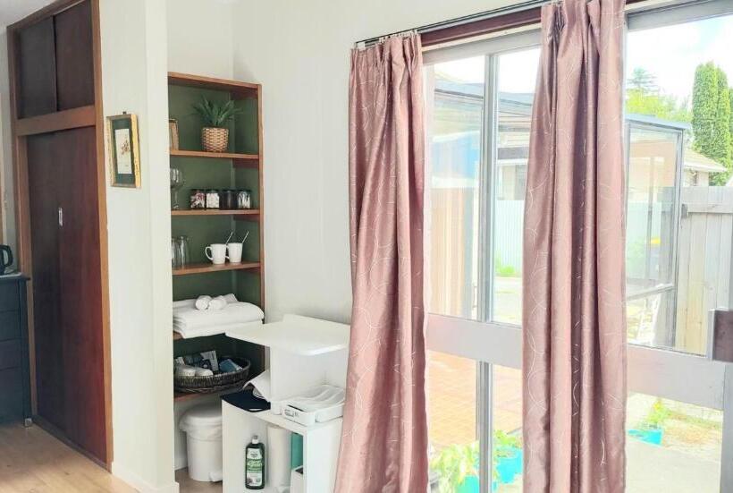 Majatalo 8 Mins Drive To The Airport