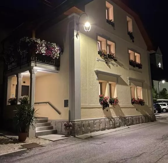 ペンション Affittacamere Alle Alpi