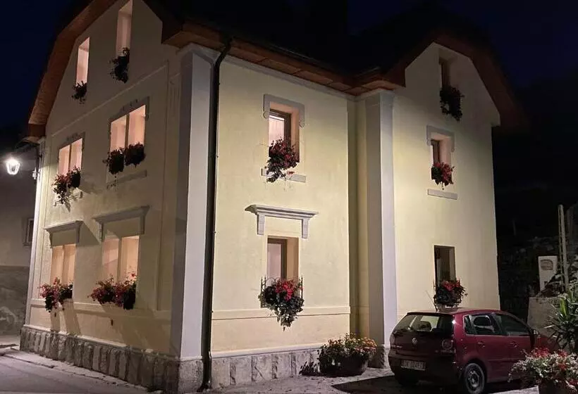 ペンション Affittacamere Alle Alpi