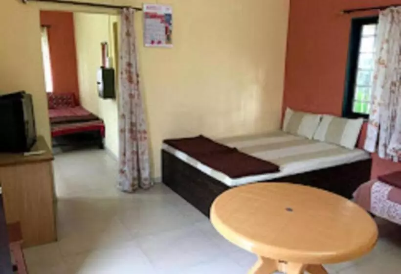 ペンション Mohiniraj Guest House, Nashik