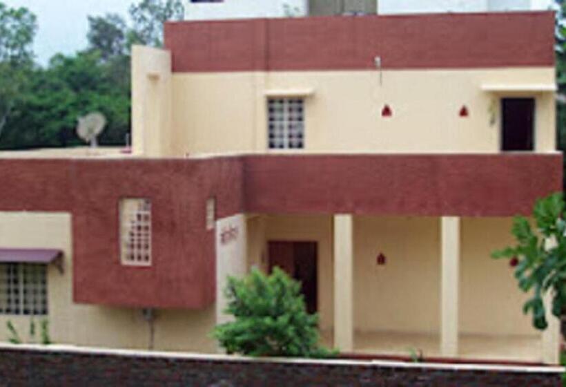 Majatalo Mohiniraj Guest House, Nashik