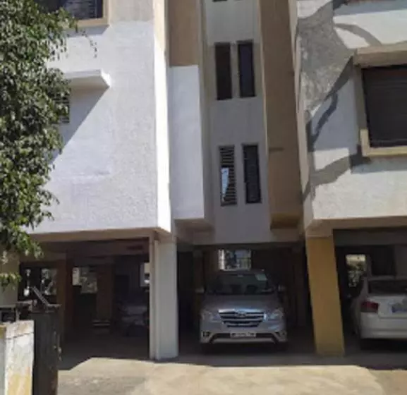 ペンション Mohiniraj Guest House, Nashik