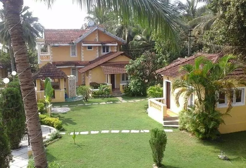 リゾートホテル Holiday Beach Reosrt, Velsao Goa