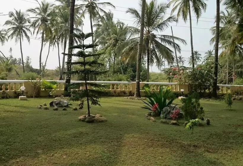 リゾートホテル Holiday Beach Reosrt, Velsao Goa