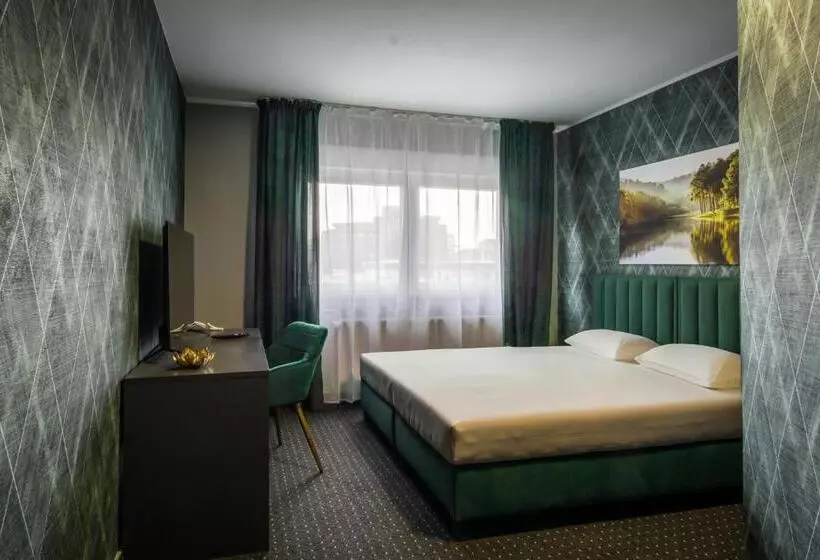 Bed And Breakfast 33