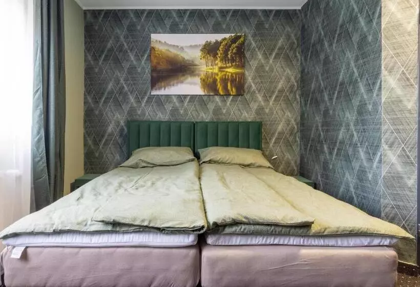 Bed And Breakfast 33