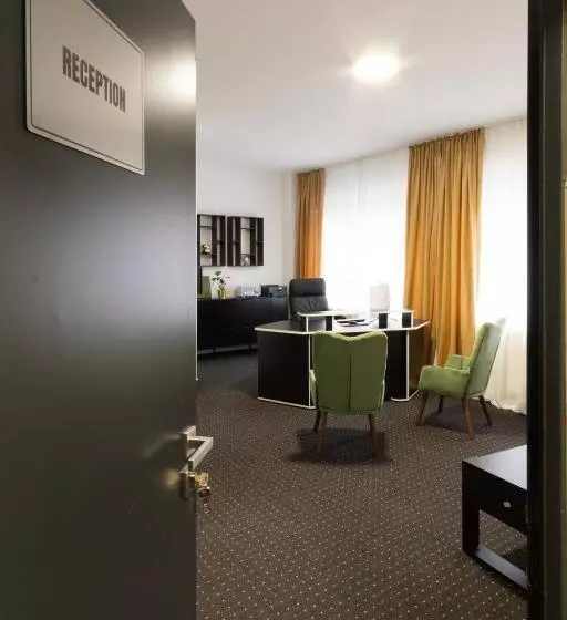 Bed And Breakfast 33