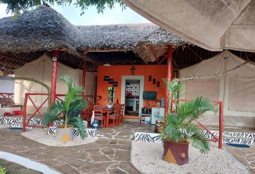 تختخواب و صبحانه Judy’s Campsite