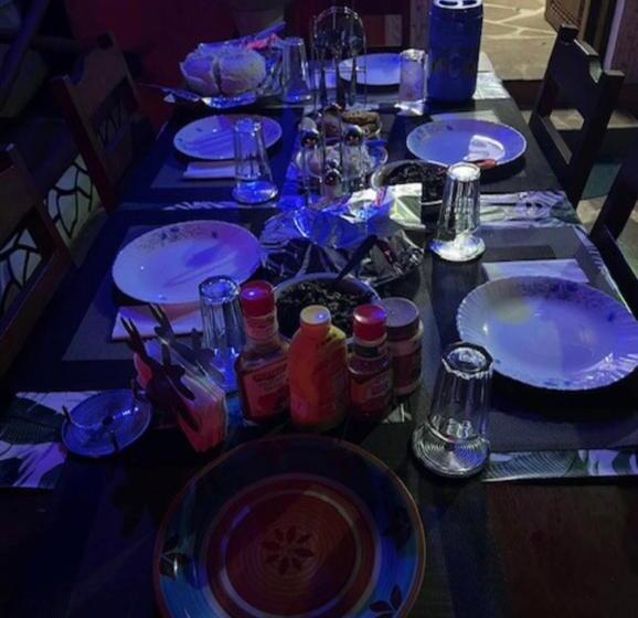 تختخواب و صبحانه Judy’s Campsite