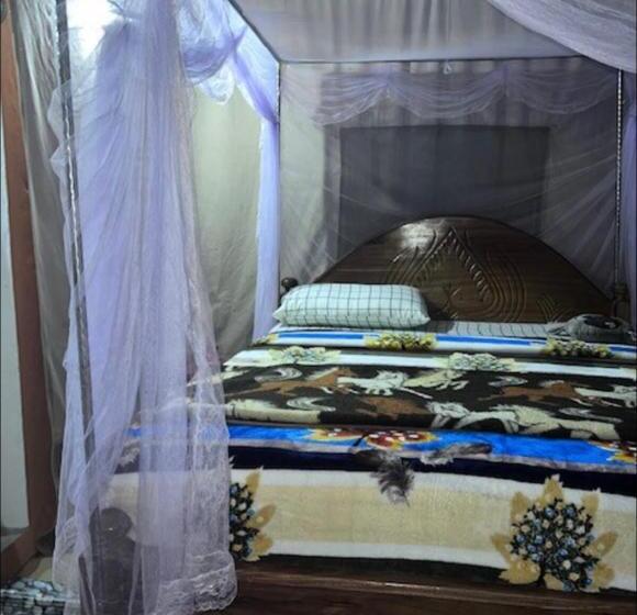 تختخواب و صبحانه Judy’s Campsite