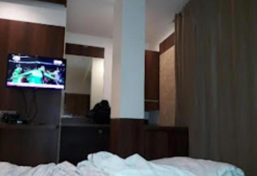 ホテル Celebration Bar And Restaurant Maharashtra