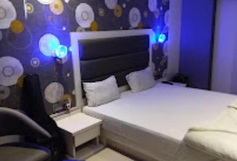 ホテル Celebration Bar And Restaurant Maharashtra