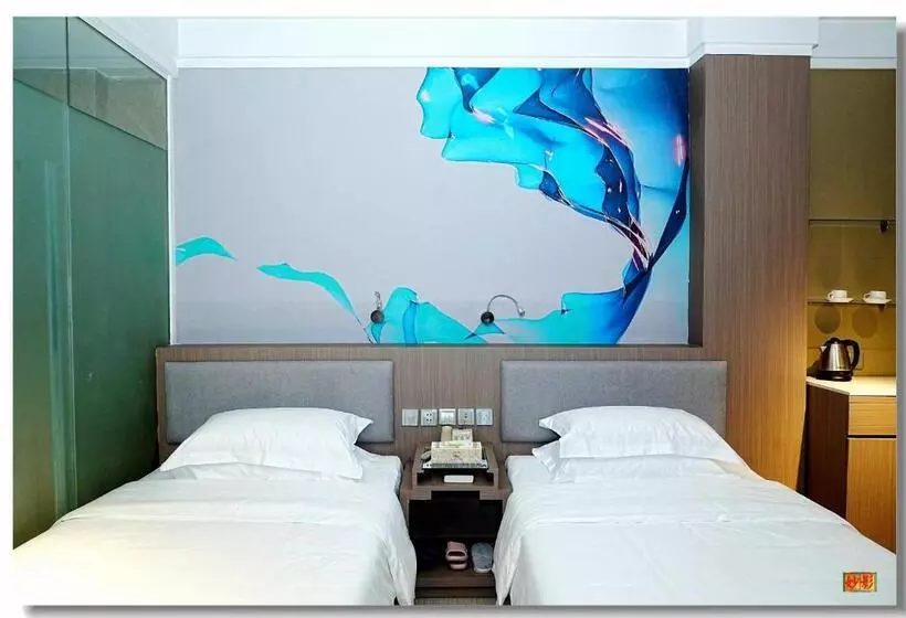 Hotel Pristine