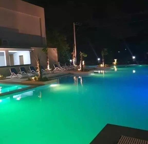 ホテル Sotogrande Davao