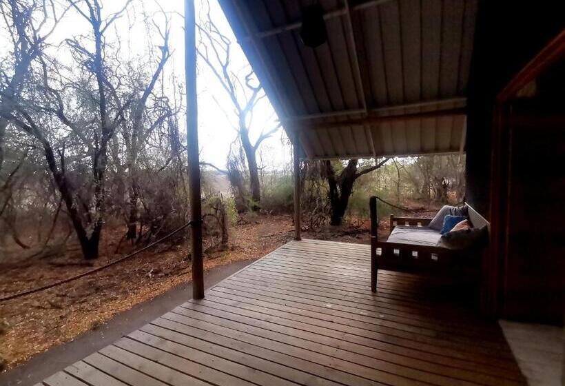 هتل The Tshilli Farm & Lodge