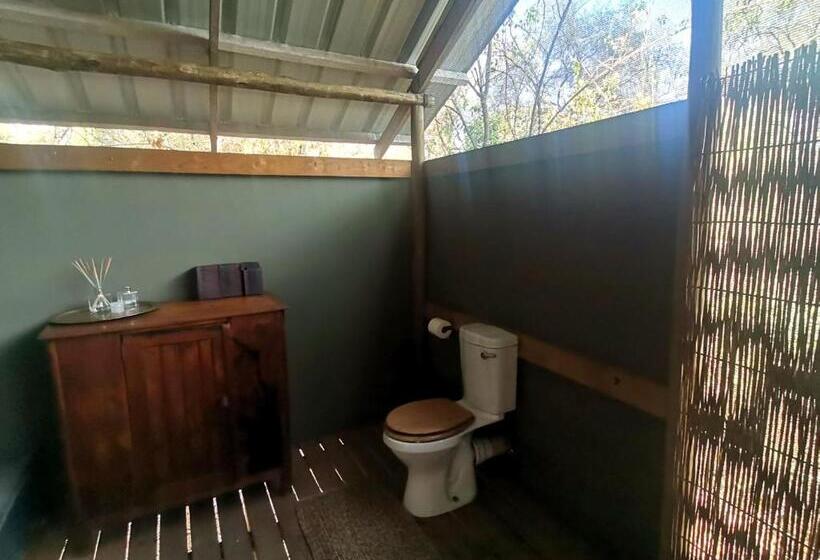 هتل The Tshilli Farm & Lodge