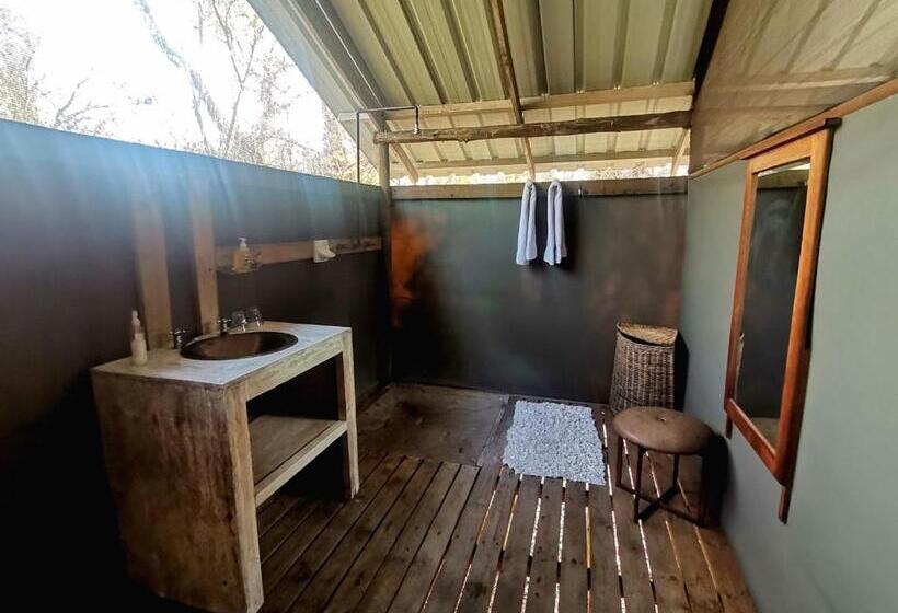 هتل The Tshilli Farm & Lodge