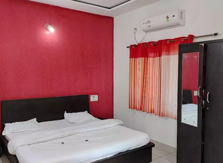 Hotelli Suryansh Beach Resort