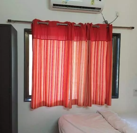 Hotelli Suryansh Beach Resort