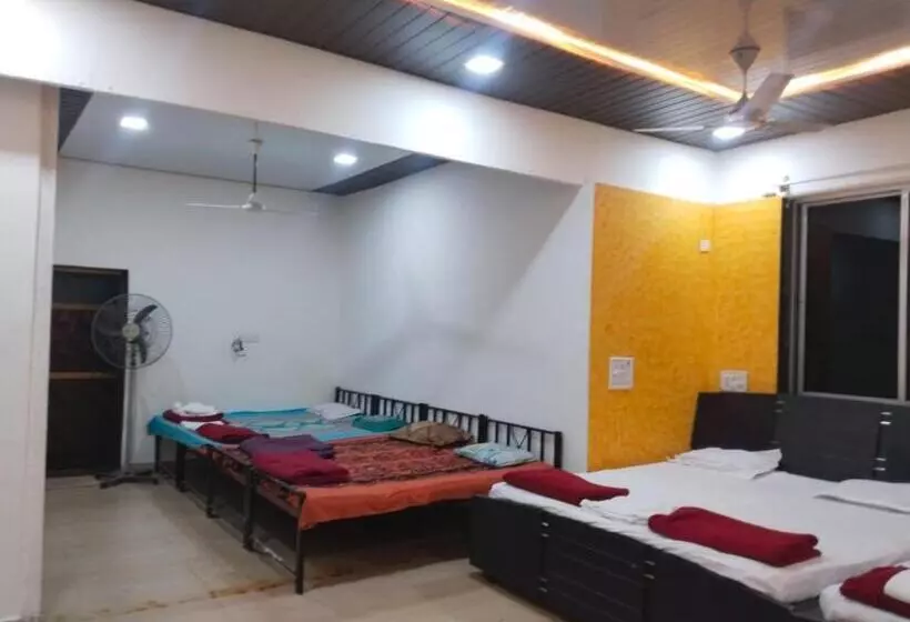 Hotelli Suryansh Beach Resort