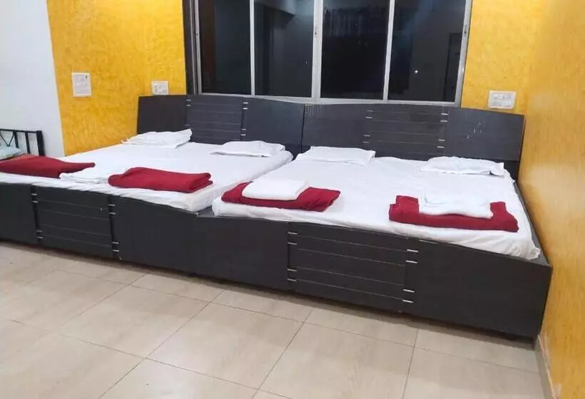 Hotelli Suryansh Beach Resort