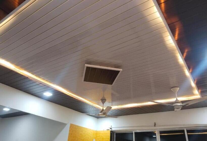 Hotel Suryansh Beach Resort