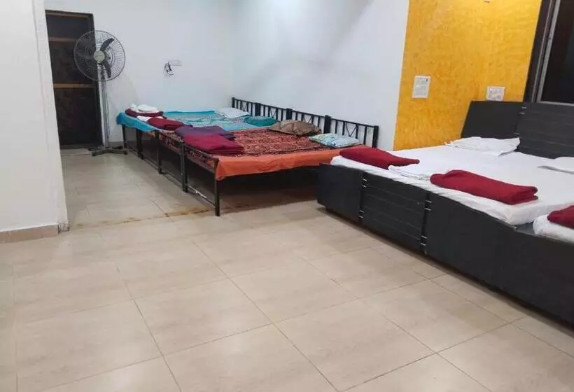 Hotelli Suryansh Beach Resort