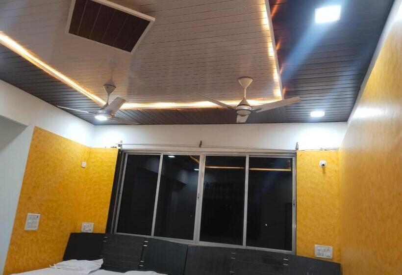 Hotel Suryansh Beach Resort