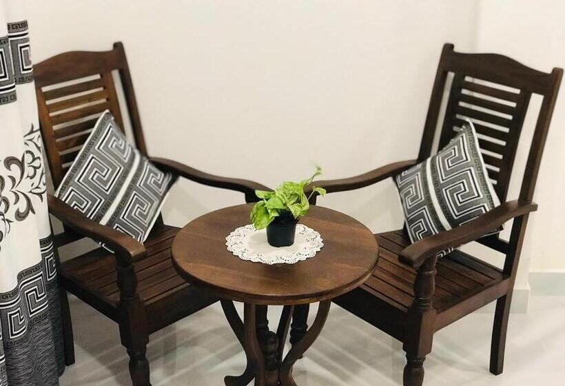 Ibeeza Motel Bathigama