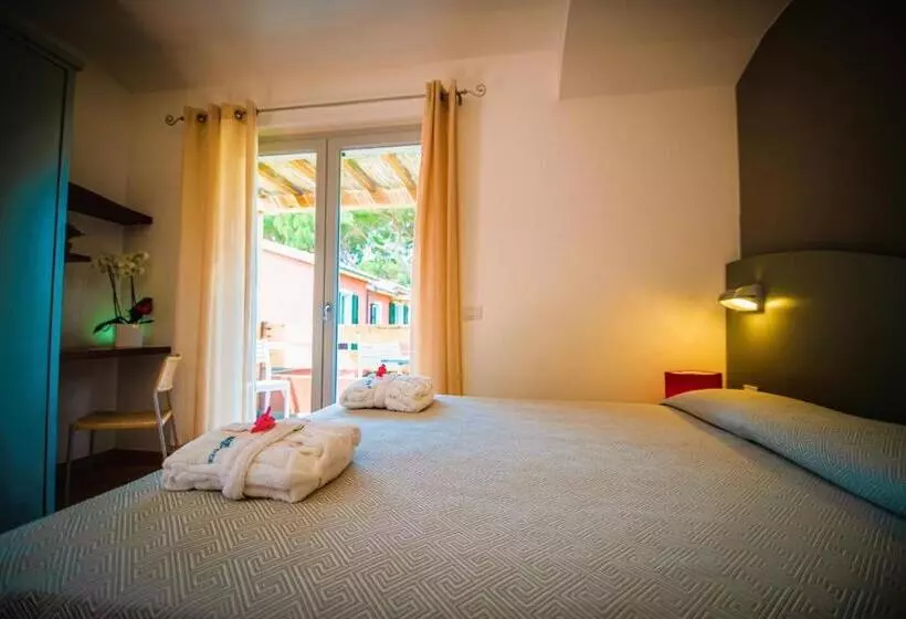 Isa Residence With Private Beach In Albinia, Just 100 Meters From The Sea, Apartments With Air Condi
