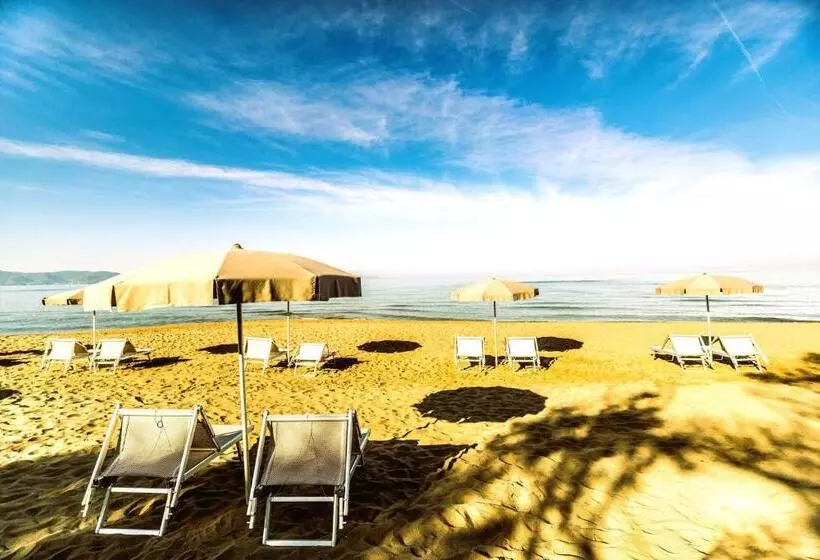 Isa Residence With Private Beach In Albinia, Just 100 Meters From The Sea, Apartments With Air Condi