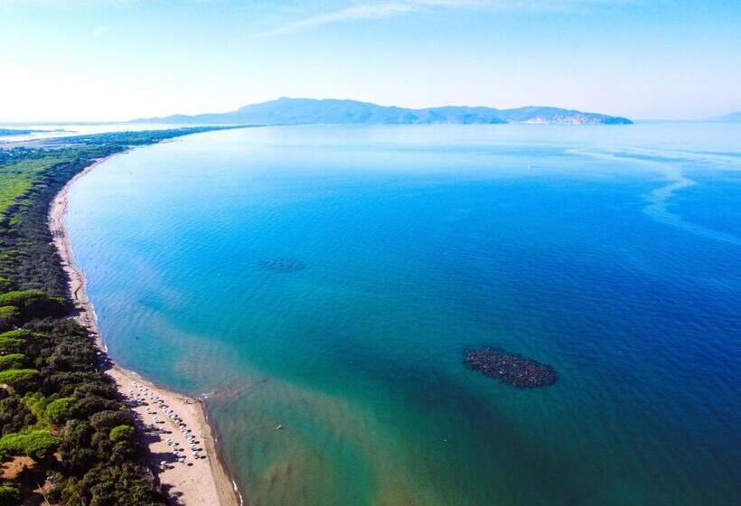 Isa Residence With Private Beach In Albinia, Just 100 Meters From The Sea, Apartments With Air Condi