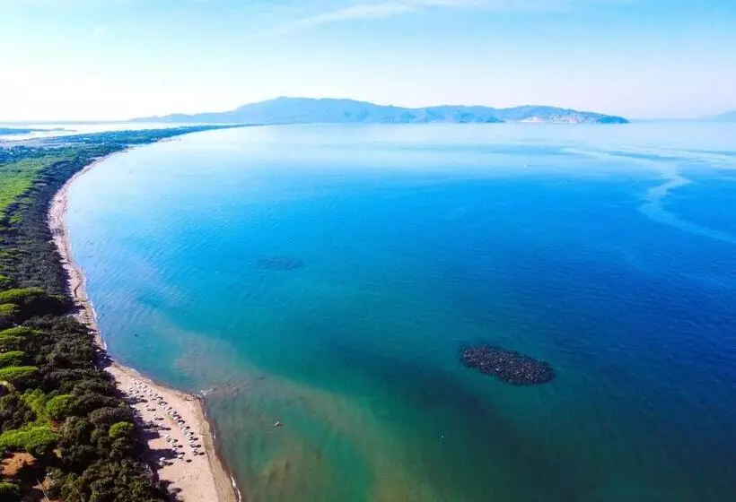 Isa Residence With Private Beach In Albinia, Just 100 Meters From The Sea, Apartments With Air Condi