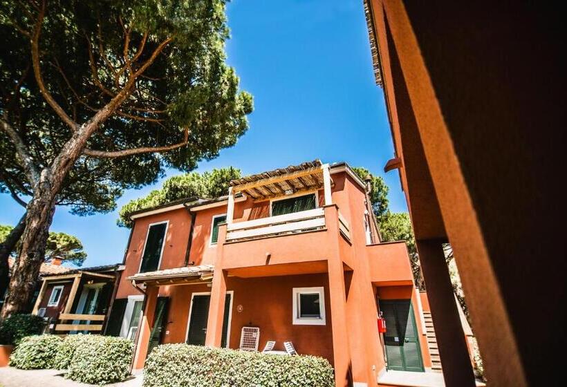 Isa Residence With Private Beach In Albinia, Just 100 Meters From The Sea, Apartments With Air Condi