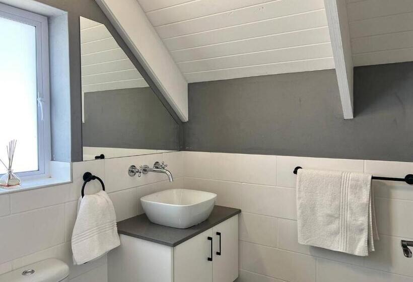 פנסיון A Mountain & Country Haven