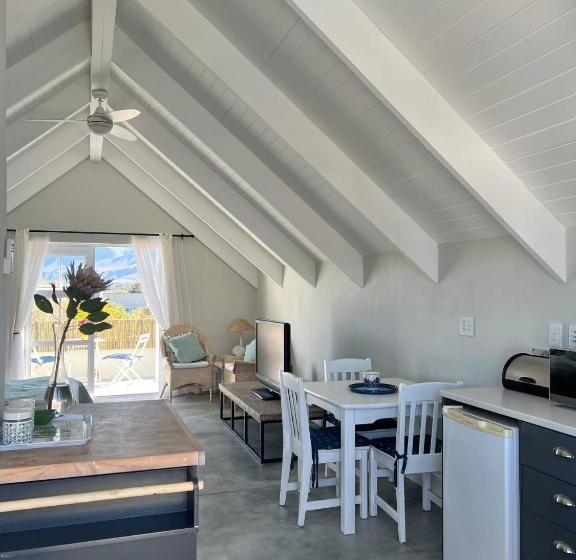 פנסיון A Mountain & Country Haven