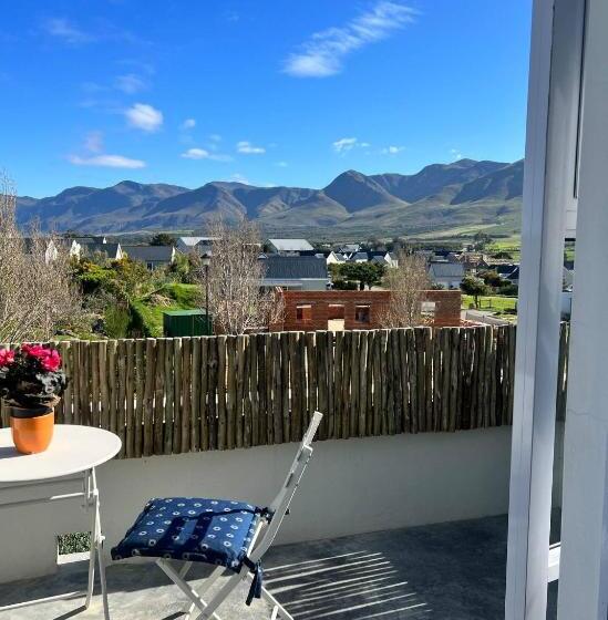 פנסיון A Mountain & Country Haven