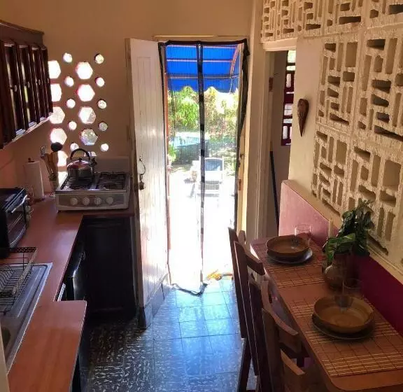 پانسیون Bnb Somom Mobay Lodging