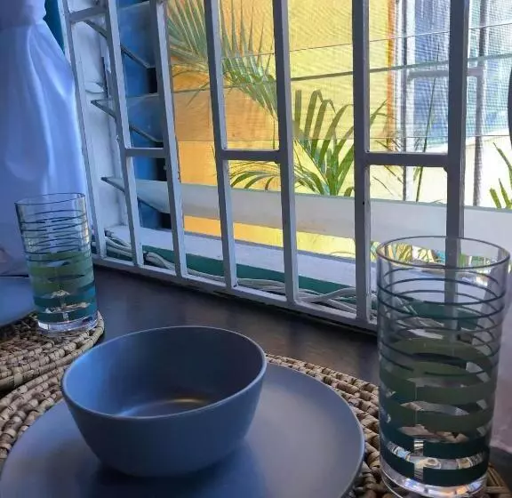 پانسیون Bnb Somom Mobay Lodging