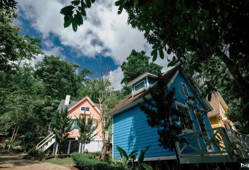 Majatalo Suriyan Villa Erawan Kanchanaburi สุริยัน วิลล่า เอราวัณ กาญจนบุรี