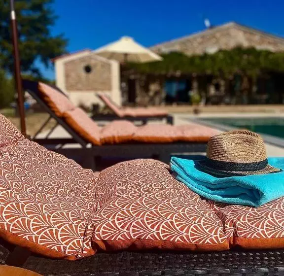 Majatalo Les Mazets Du Pas