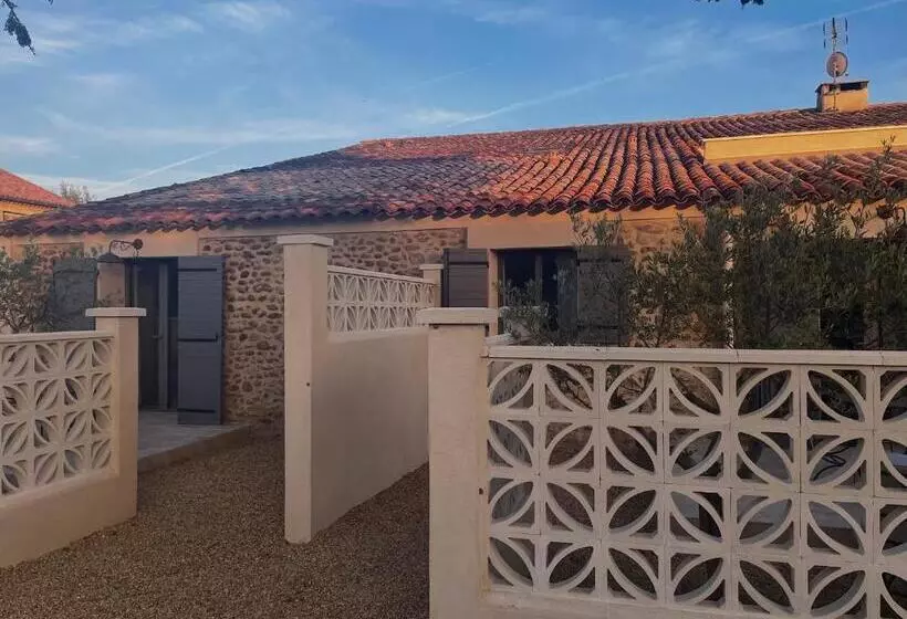 Majatalo Les Mazets Du Pas