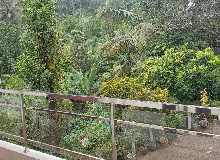 Majatalo Serene Mountains