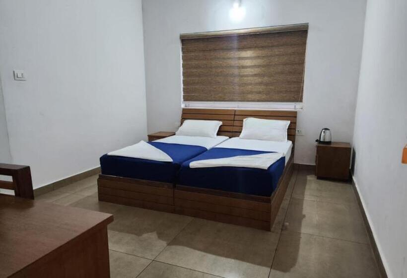 פנסיון Serene Mountains