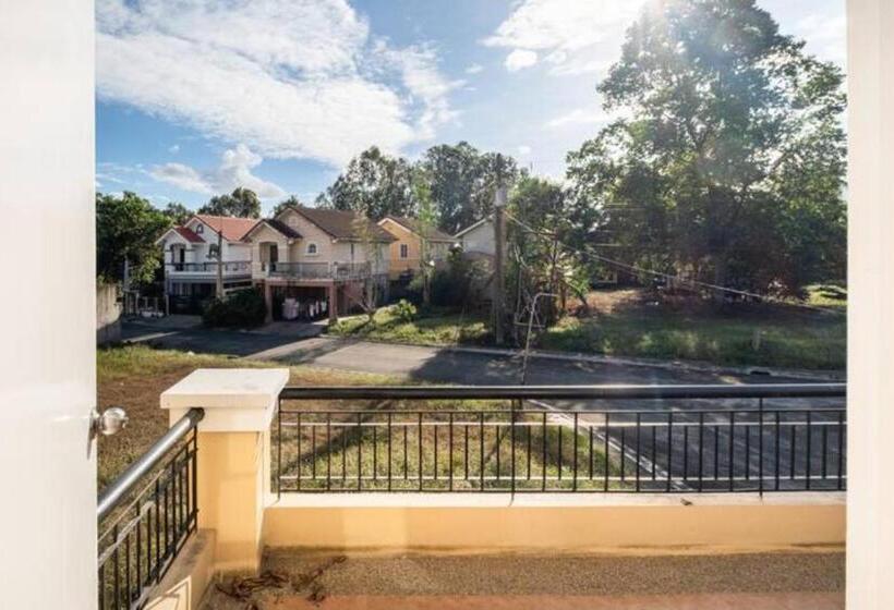 Pensió Smyleinn Camella Jade