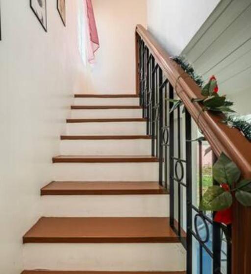 Pensió Smyleinn Camella Jade