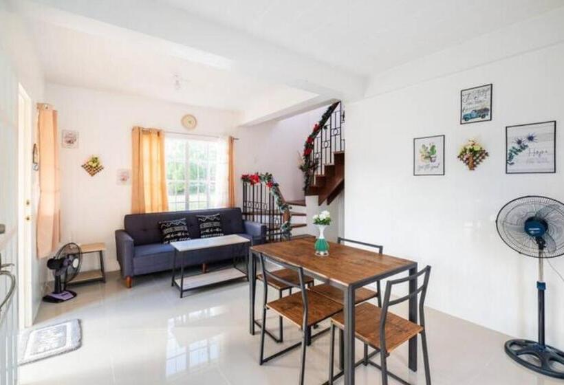 Pensió Smyleinn Camella Jade