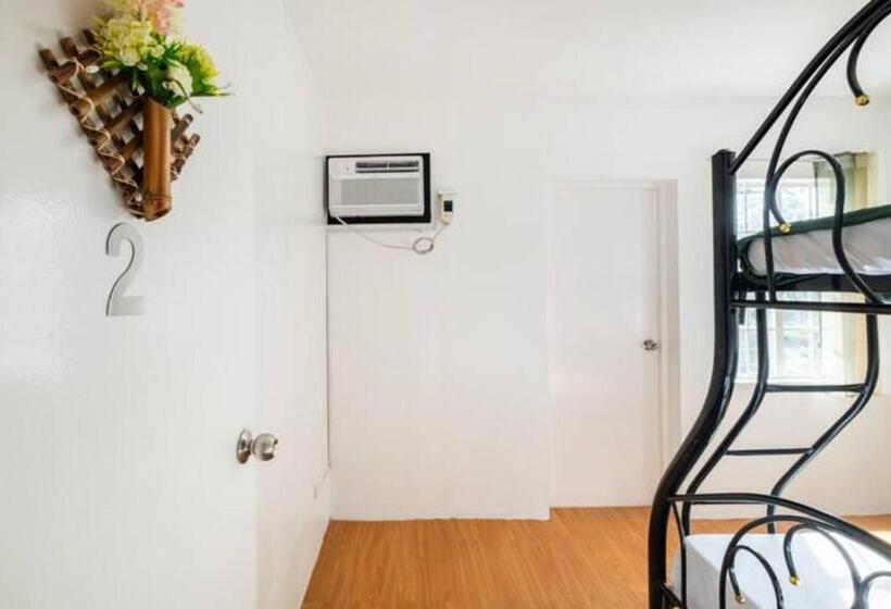 Pensió Smyleinn Camella Jade