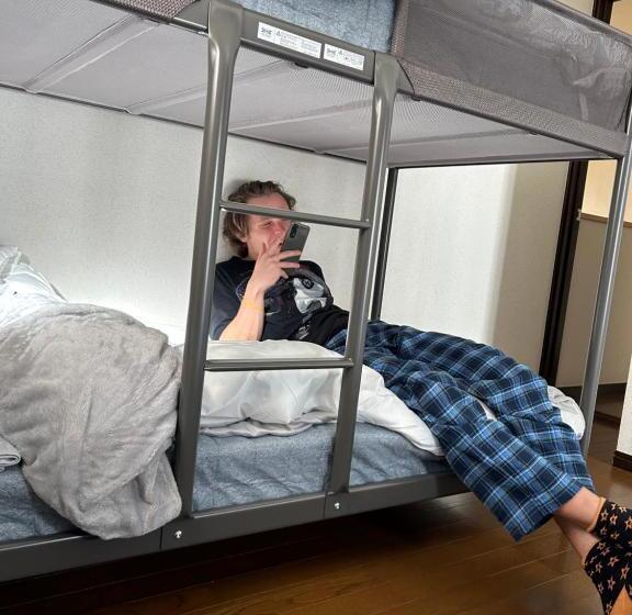 호스텔 Idea House 京都と大阪にアクセス良し 男女共用シェアルーム6人部屋個人ロッカーあり駐車場なし