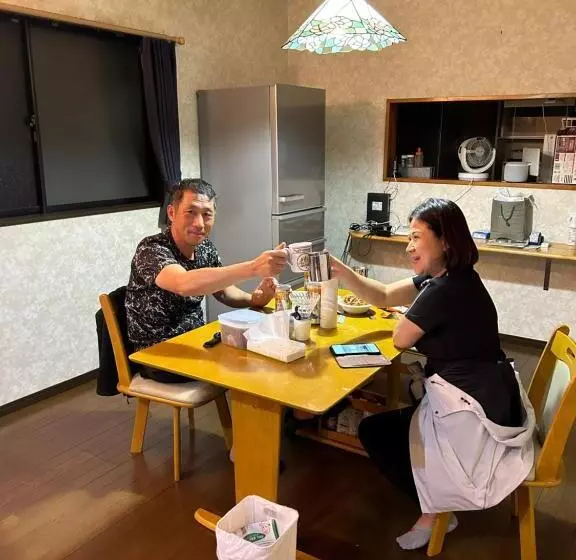 ユースホステル Idea House 京都と大阪にアクセス良し 男女共用シェアルーム6人部屋個人ロッカーあり駐車場なし